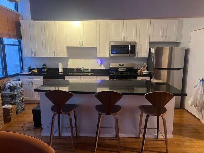 Foto del edificio - 375 W Erie St