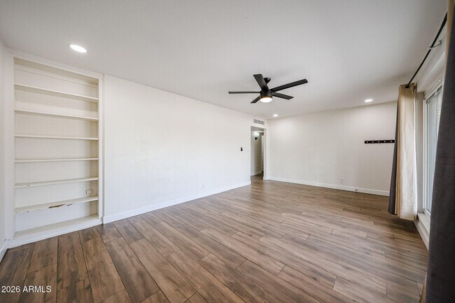 Foto del edificio - 3813 W Meadowbrook Ave
