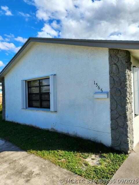 Foto del edificio - 1565 W 36th St