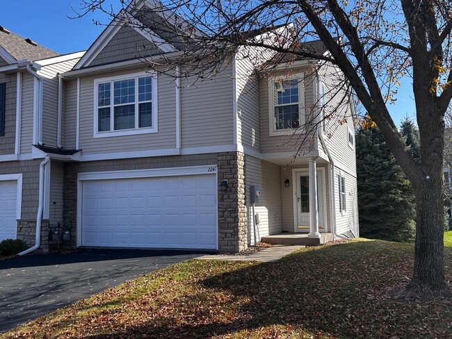 Foto del edificio - Gorgeous Woodbury Townhome Near Eagle Valley