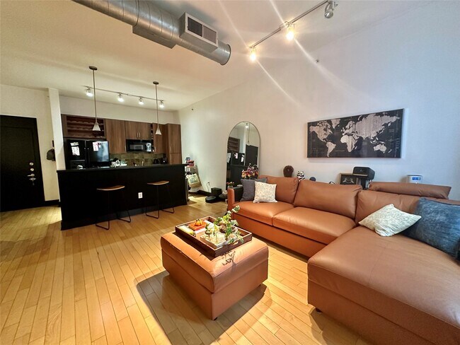 Building Photo - 1901 Post Oak Blvd