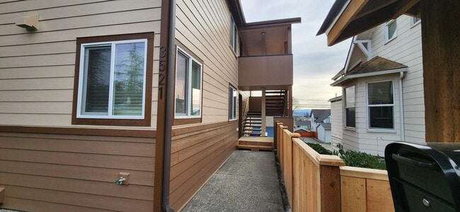 Building Photo - 3213150