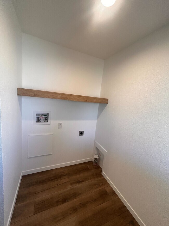 Foto del edificio - 2627 S Lamb Blvd