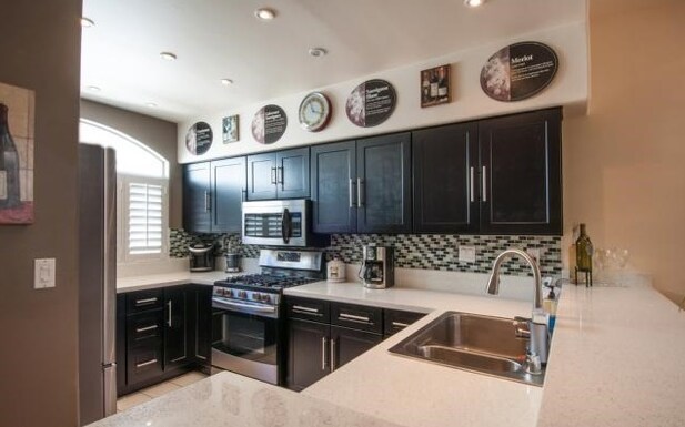 Updated kitchen - 1629 E Palm Ave Townhome