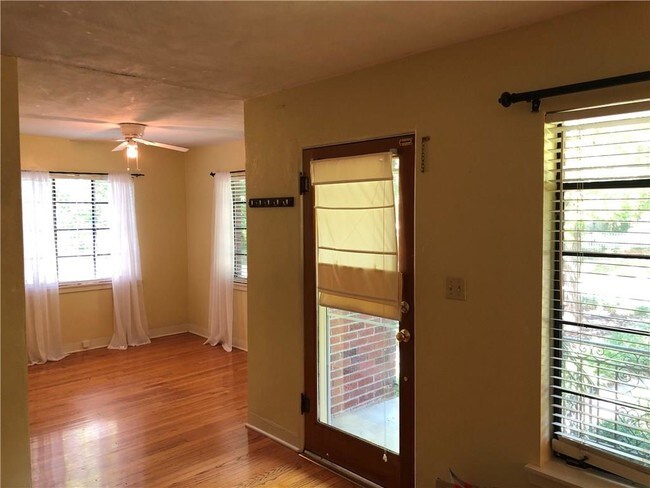 Foto del edificio - 954 Highland Ave