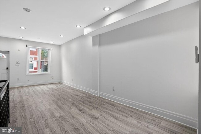 Building Photo - 1302 N Dover St