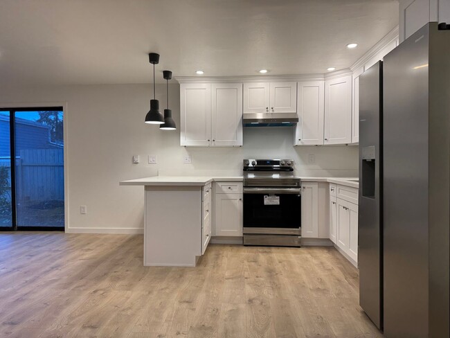 Building Photo - CLICK "REQUEST A TOUR" NOW!