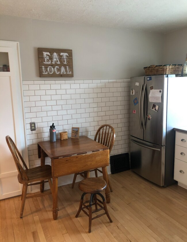 Kitchen - 3360 S Kinnickinnic Ave
