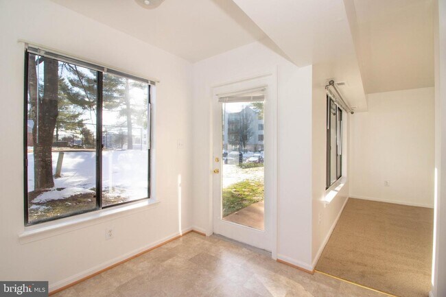 Building Photo - 8376 BUTTRESS Ln