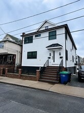Building Photo - 127-129 Bailey Rd