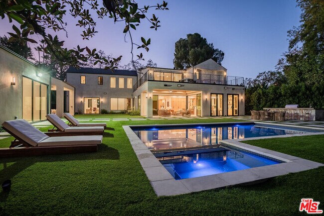 Foto del edificio - 5064 Encino Ave