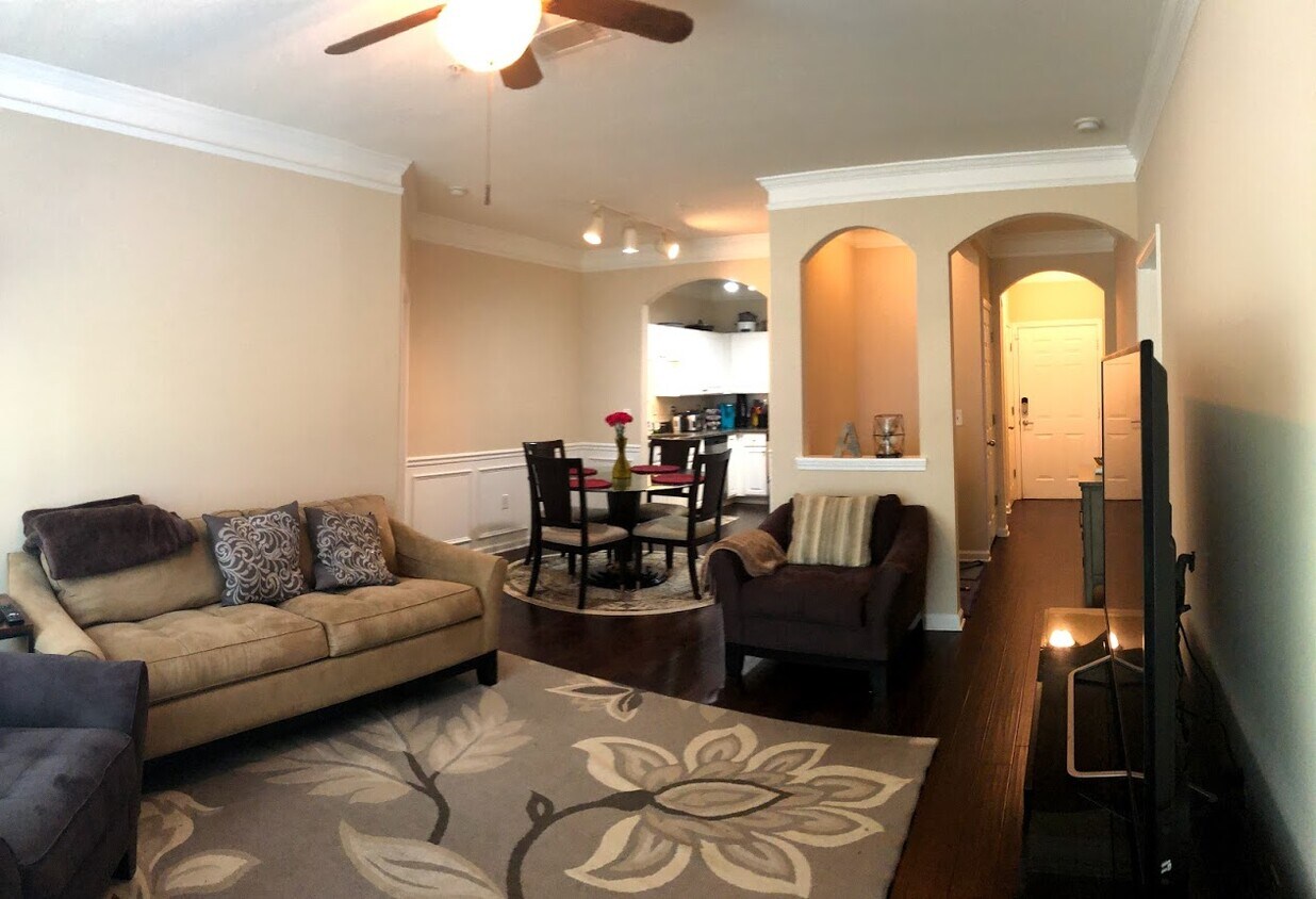 Primary Photo - 1850 Cotillion Dr