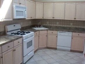 Building Photo - 3 br, 2 bath Apartment - 11 Nelson Avenue 1