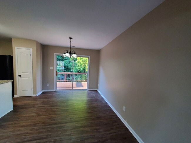 Building Photo - Beautiful 3 Bedroom 2.5 Bath Home in Charl...