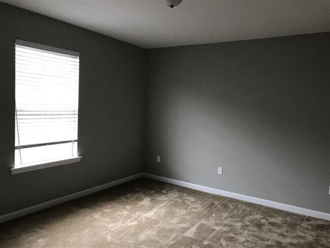 Foto del edificio - 1957 Bloomington Ave