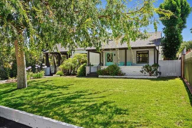 Building Photo - 4940 Placidia Ave