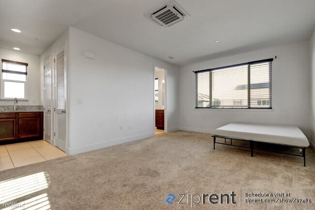 Foto del edificio - Studio, 1 bath House - 1637 Charpak Place,...