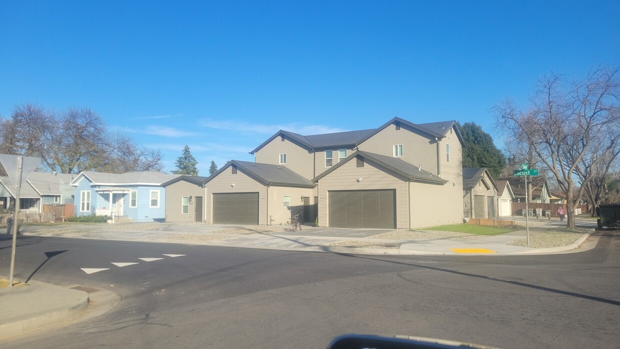 Primary Photo - 69 Locust St