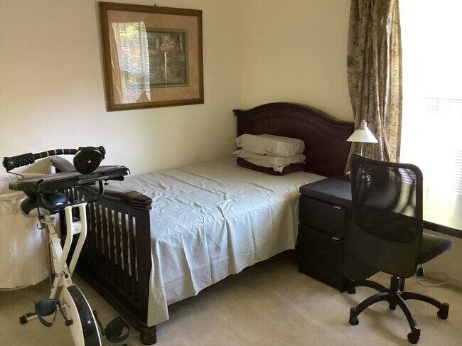 Foto del edificio - 2591 Ravenscroft Way
