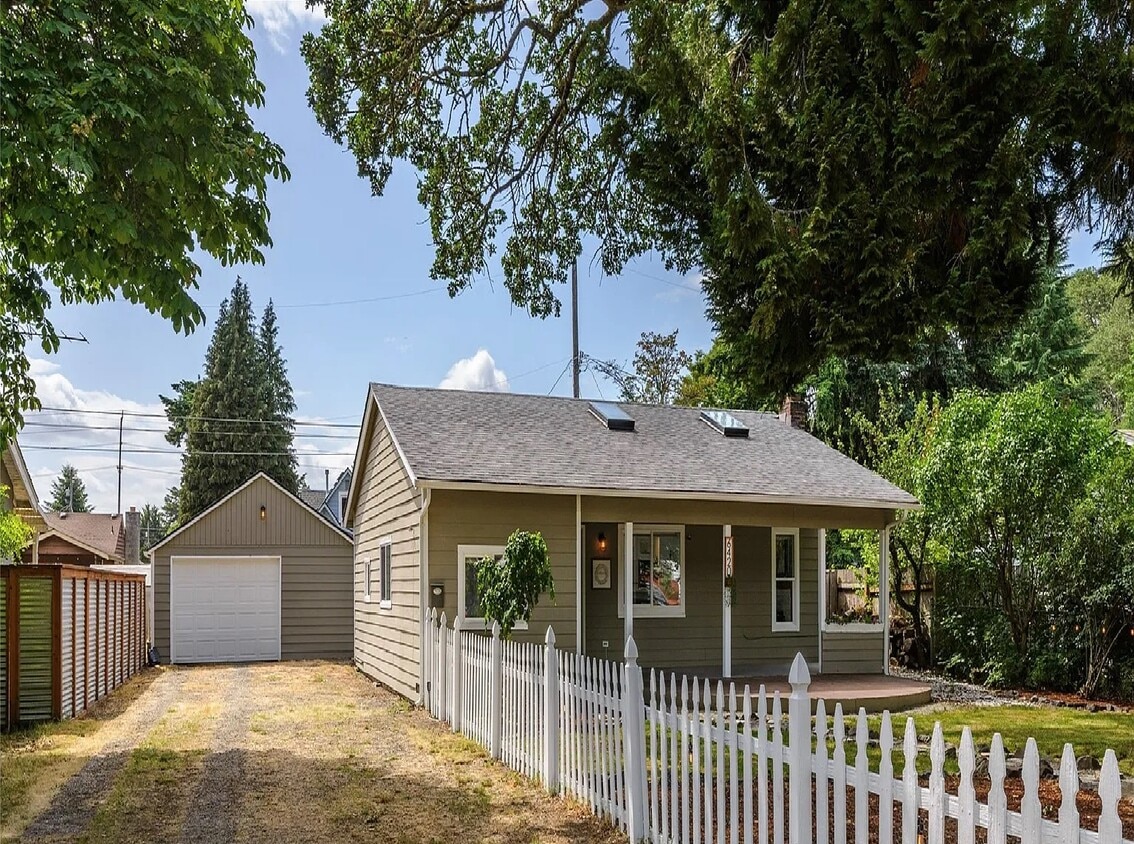Primary Photo - 6420 S Cheyenne St
