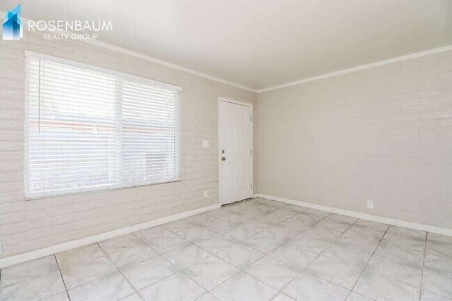 Foto del edificio - 644 S Mesa Dr