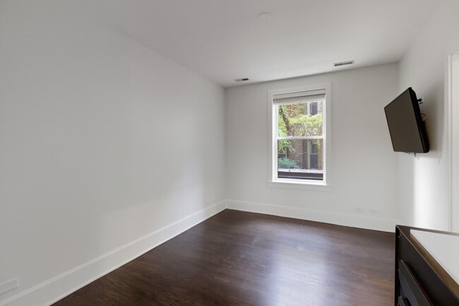 Foto del edificio - 643 W Roscoe St