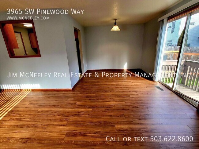 Foto del edificio - 3965 SW Pinewood Way