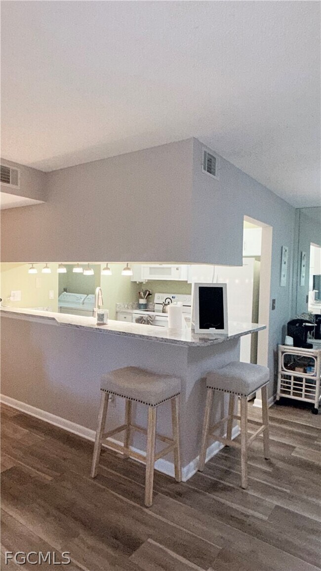 Building Photo - 9540 Green Cypress Ln