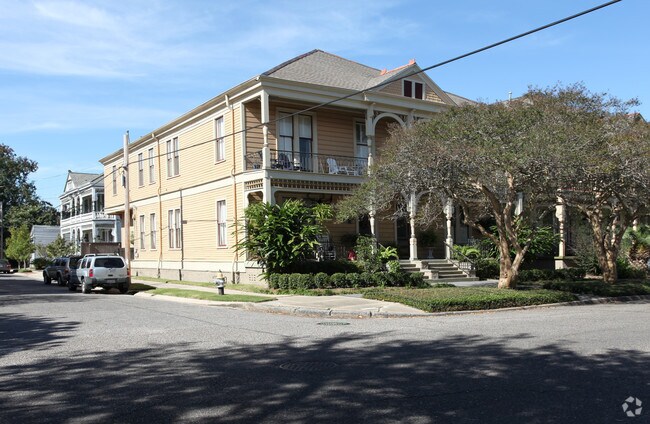Foto del edificio - 1302-1304 Marengo St