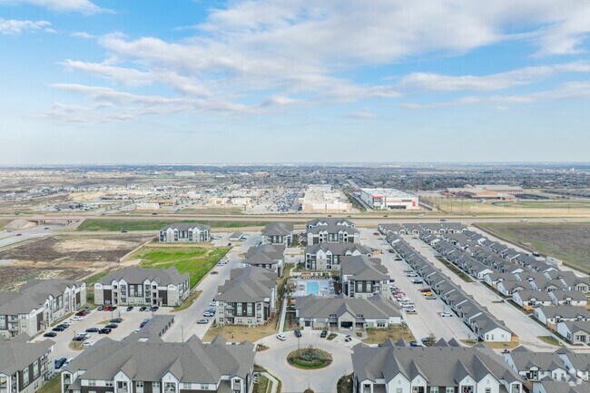 Foto aérea - Skye at Chisholm Trail