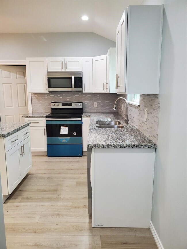 Foto del edificio - 6815 Sidney St