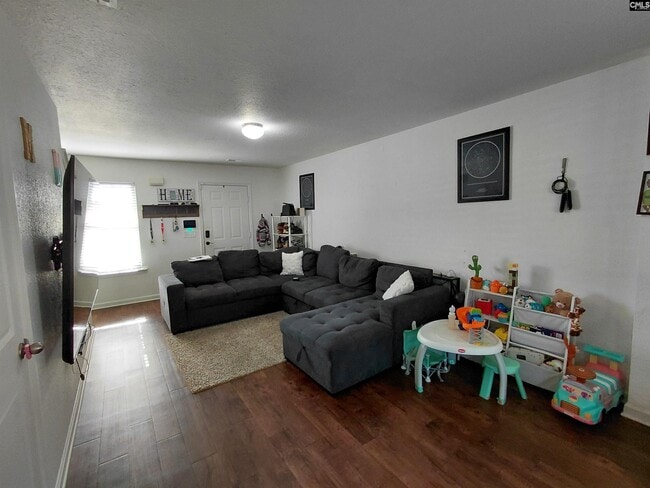 Building Photo - 836 Chariot Way