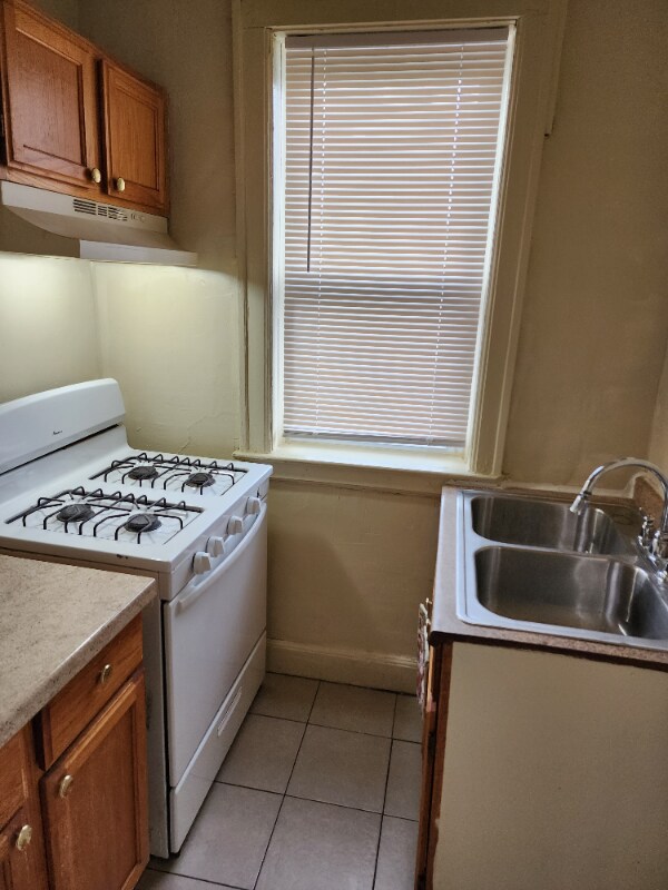Primary Photo - 15805 Baylis St