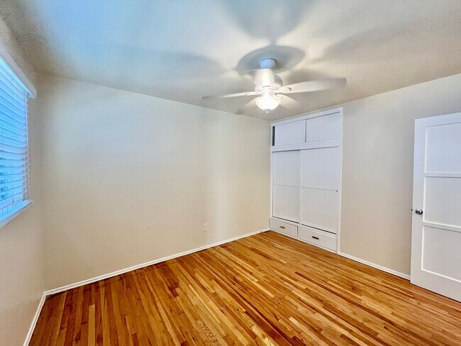 Foto del edificio - 2447 Boundary St