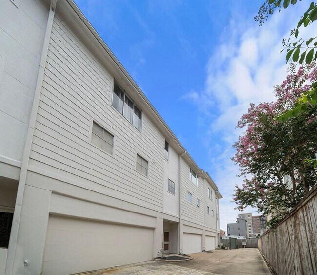 Foto del edificio - 1014 Montrose Blvd