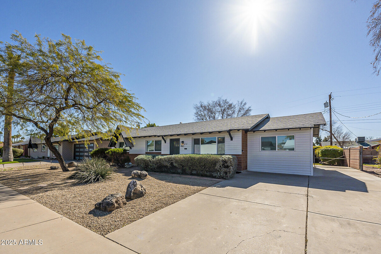 Foto principal - 8731 E Forest Dr