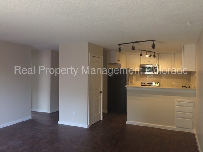 Building Photo - Great 2 Bedroom in Morning Side Condominiums!