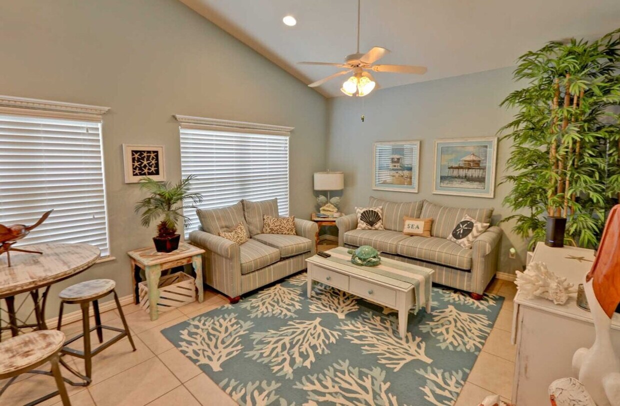 Foto principal - 3311 Padre Blvd