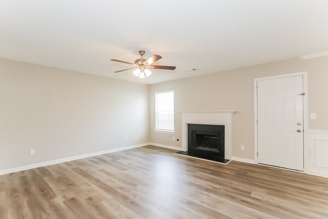 Building Photo - 260 Barshay Dr