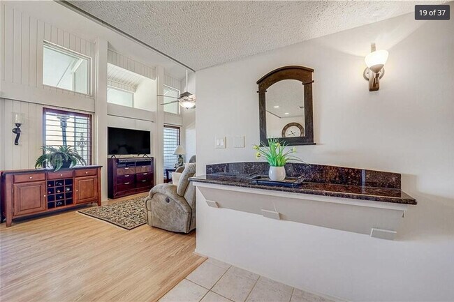 Foto del edificio - 221 Venture Blvd S