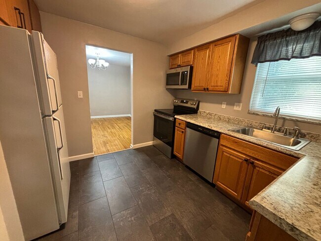 Foto del edificio - Beautifully Updated 4-Bedroom Home in Mt. Lebanon!
