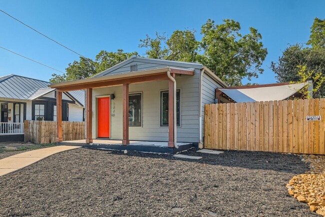 Foto del edificio - Home with Guest Suite