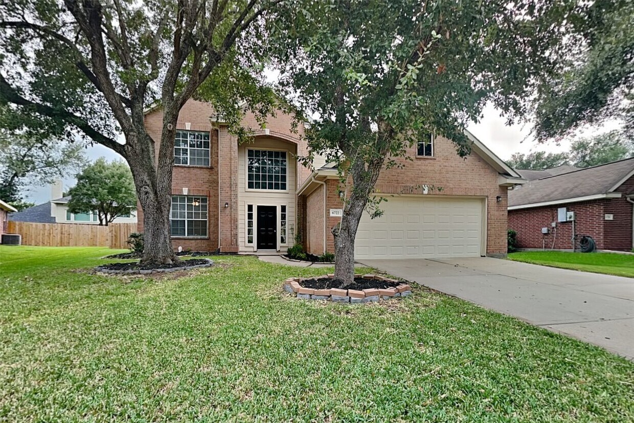 Foto principal - 6722 Cedar Path