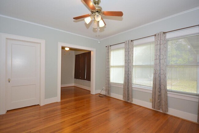 Foto del edificio - 3027 Amherst St