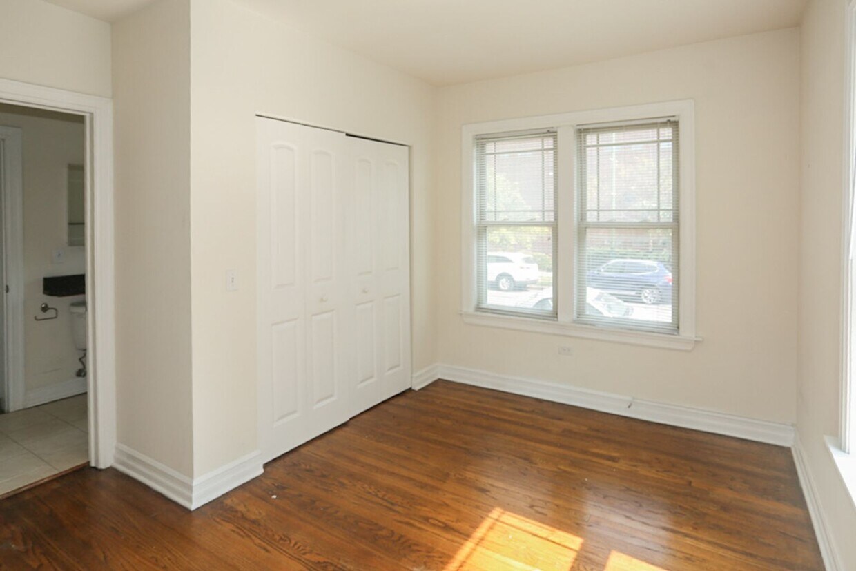 Foto principal - 3820 N Sheffield Ave