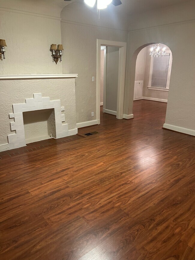 Living Room - 3400 S University Dr