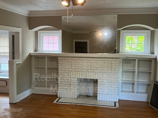 Building Photo - 1647 Hillcrest Rd