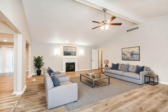 Foto del edificio - 705 Firethorn Cir