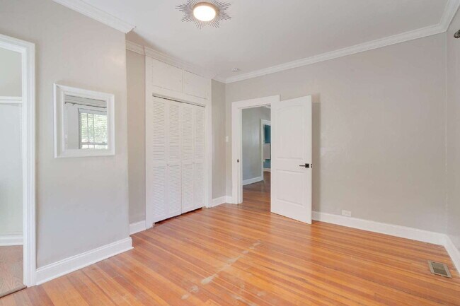 Foto del edificio - Three-Bed Home w/ Fenced in BackYard in the Heart of Durham