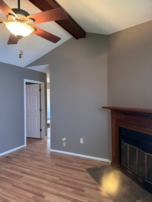 Primary Photo - 5147 Berryville Ct